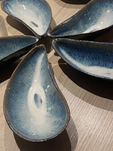 Ladda upp bild till gallerivisning, Blåmussla keramikskål