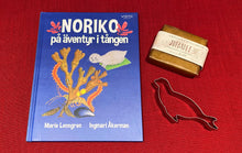 Ladda upp bild till gallerivisning, Boken "Noriko på äventyr i tången"