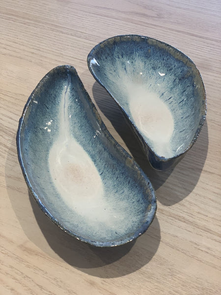 Blåmusslor av keramik