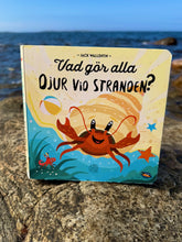 Ladda upp bild till gallerivisning, Vad gör alla djuren vid stranden?
